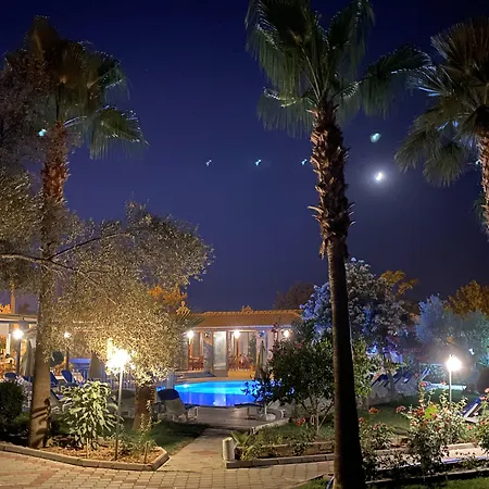 Gorkem & Oda ve Kahvaltı 3*