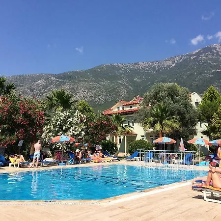 Gorkem & Oda ve Kahvaltı 3*